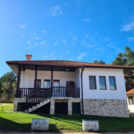 Вила Мариам Villa Mariam Batak Exterior foto